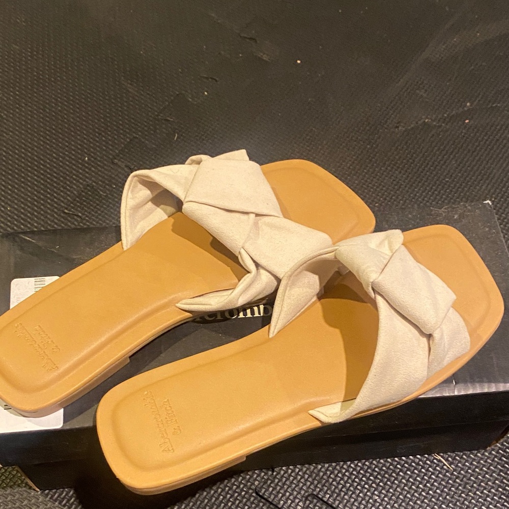 Abercrombie & Fitch Cream Tan Sandals